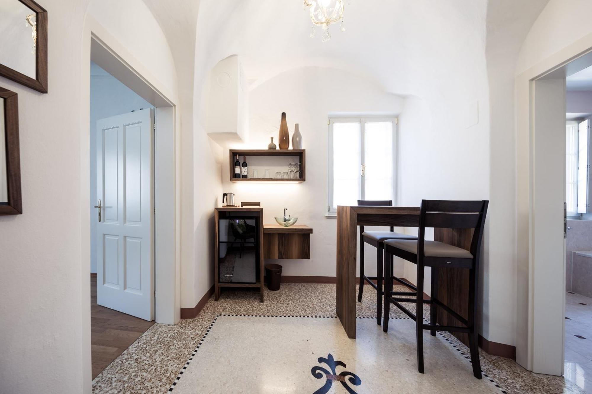 Romantik Hotel Jagdhof Caldaro Luaran gambar