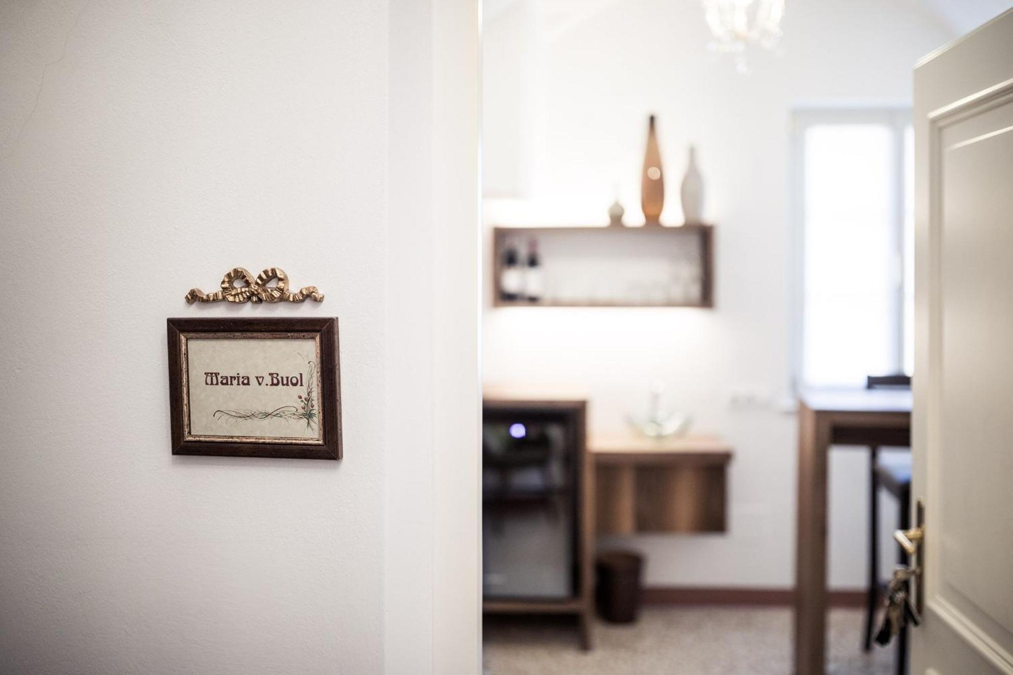 Romantik Hotel Jagdhof Caldaro Luaran gambar