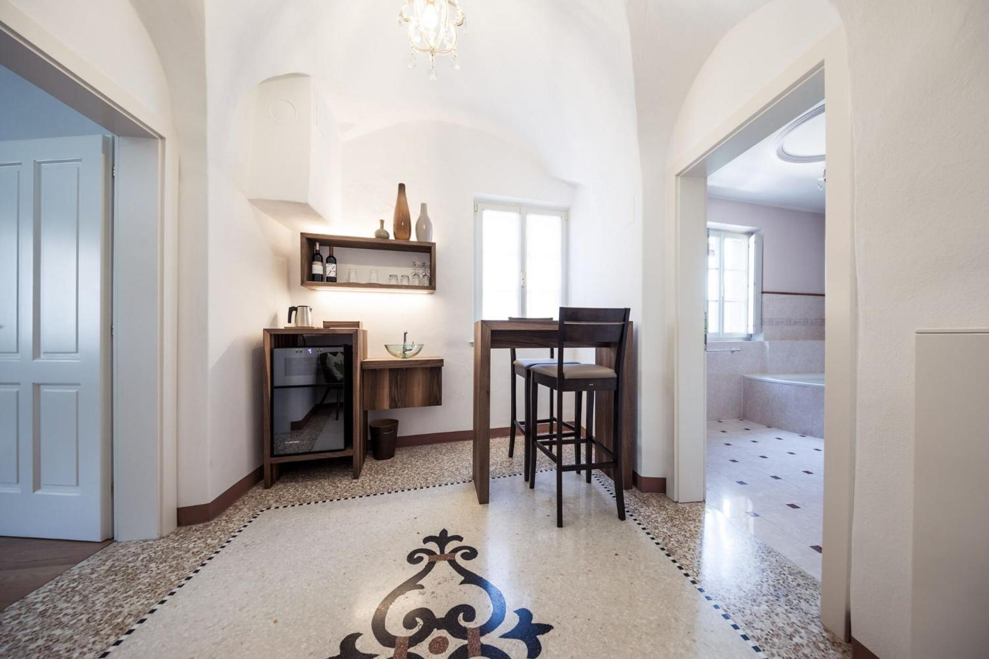 Romantik Hotel Jagdhof Caldaro Luaran gambar