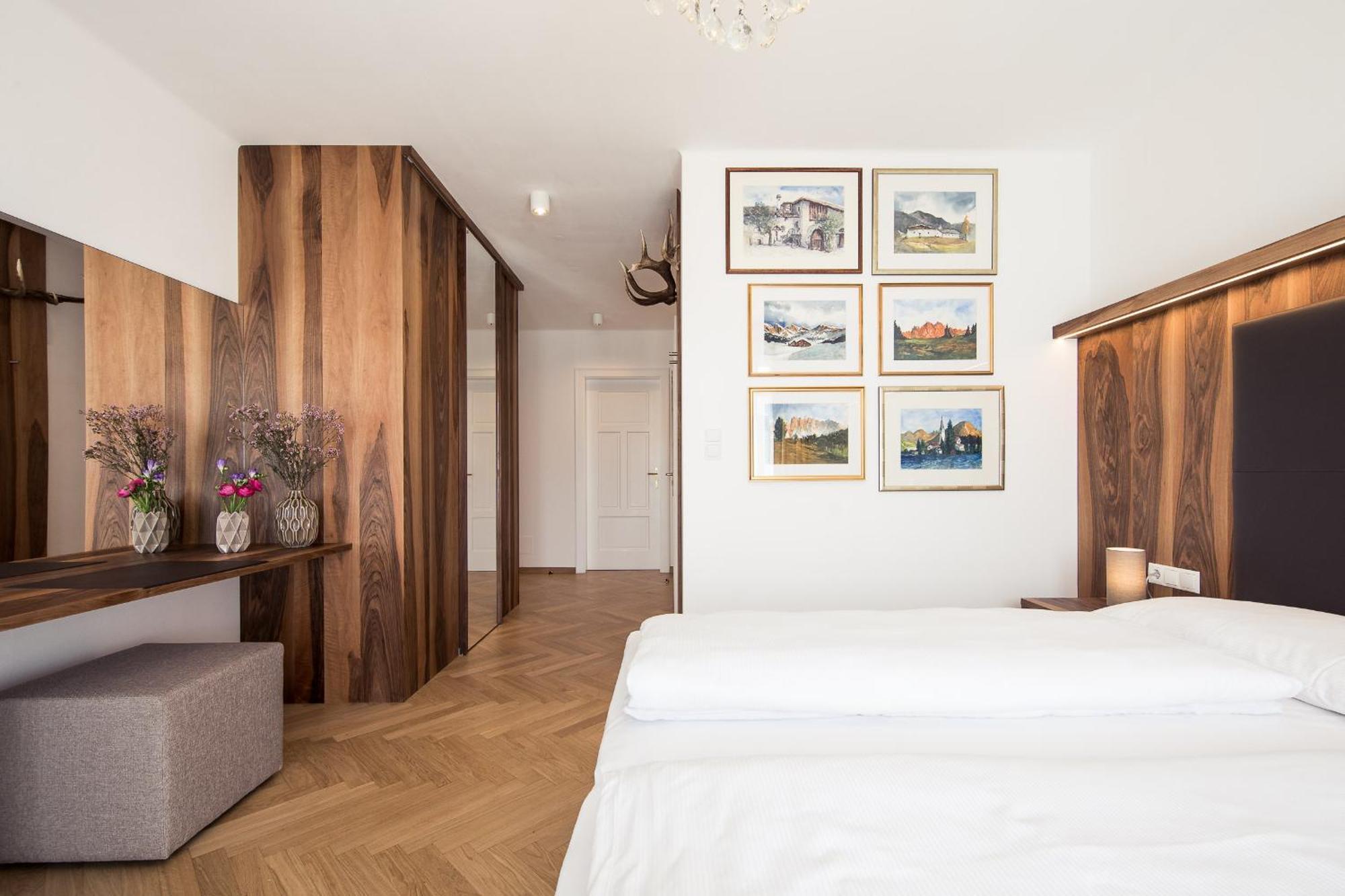 Romantik Hotel Jagdhof Caldaro Luaran gambar