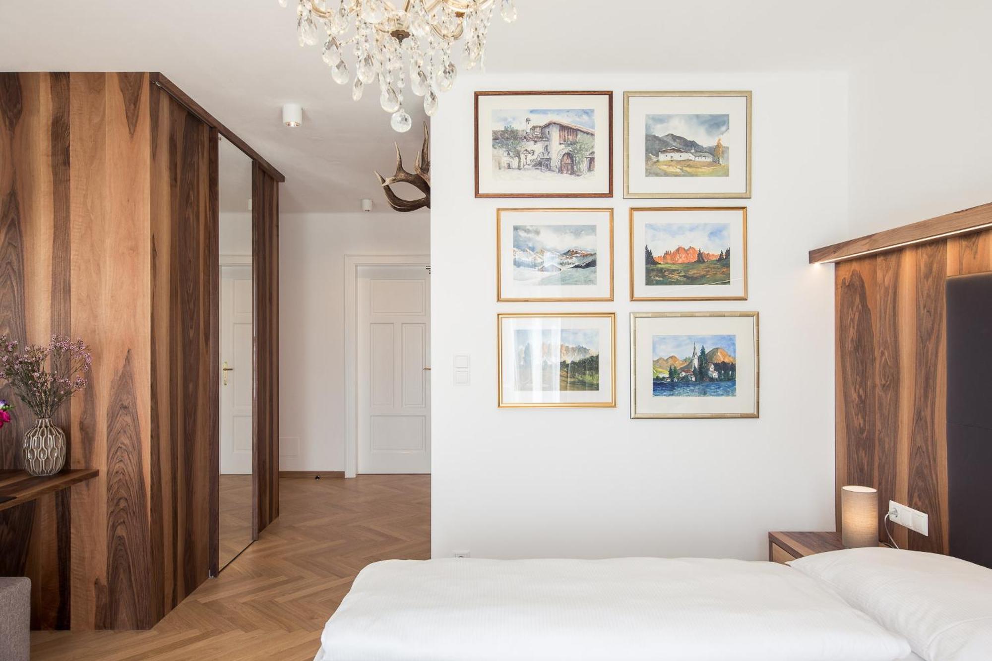 Romantik Hotel Jagdhof Caldaro Luaran gambar