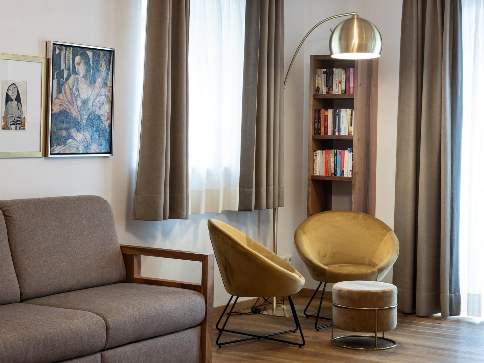 Romantik Hotel Jagdhof Caldaro Luaran gambar