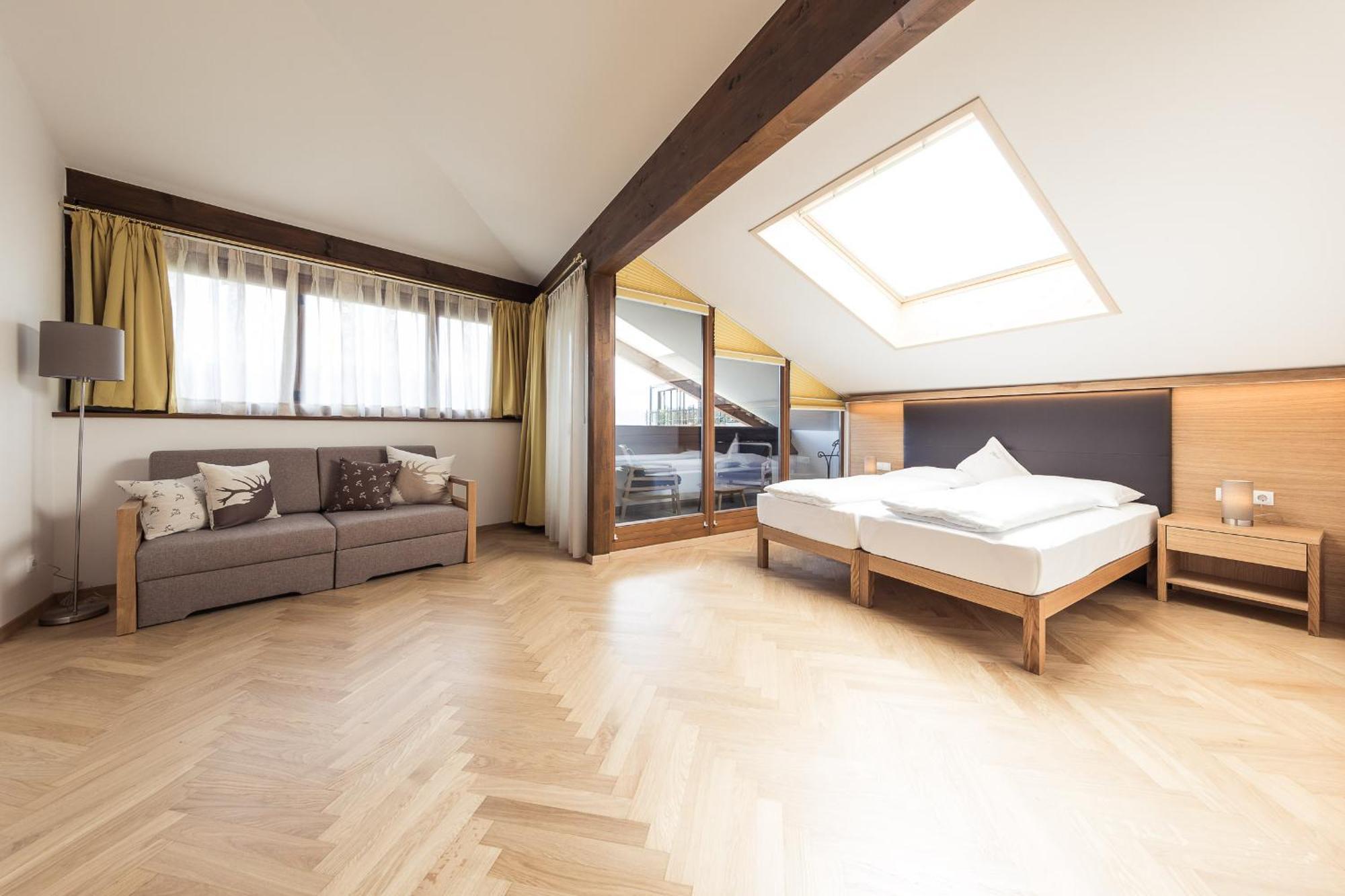 Romantik Hotel Jagdhof Caldaro Luaran gambar