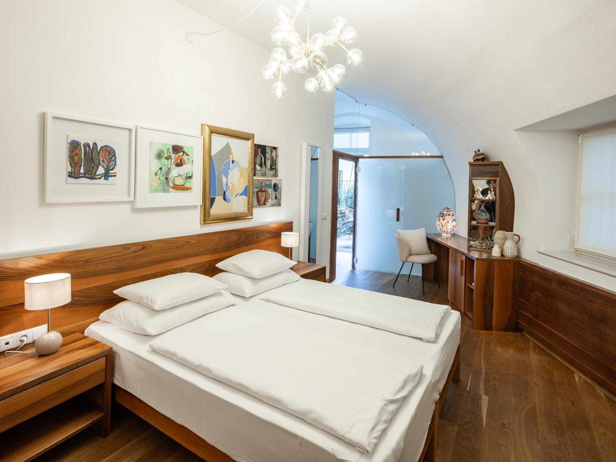 Romantik Hotel Jagdhof Caldaro Luaran gambar