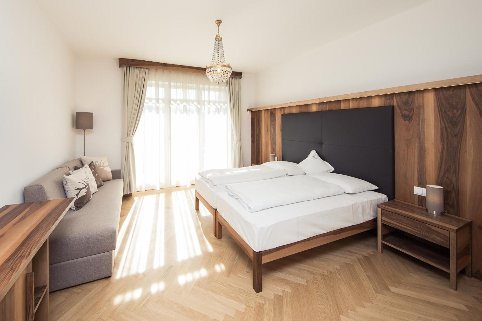 Romantik Hotel Jagdhof Caldaro Luaran gambar