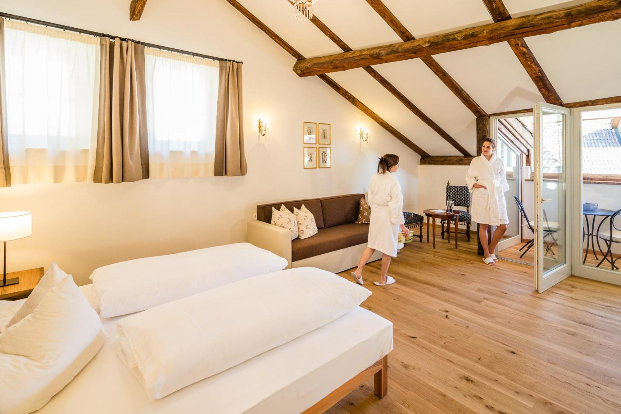 Romantik Hotel Jagdhof Caldaro Luaran gambar